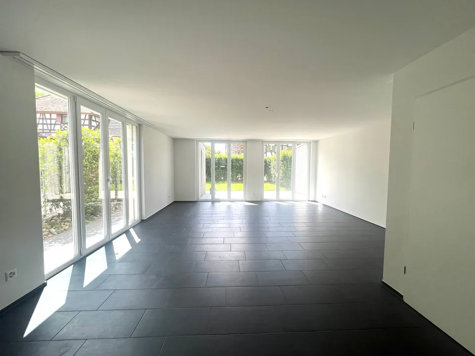Maison de rang moderne de 6,5 pièces dans un quartier calme à Warth