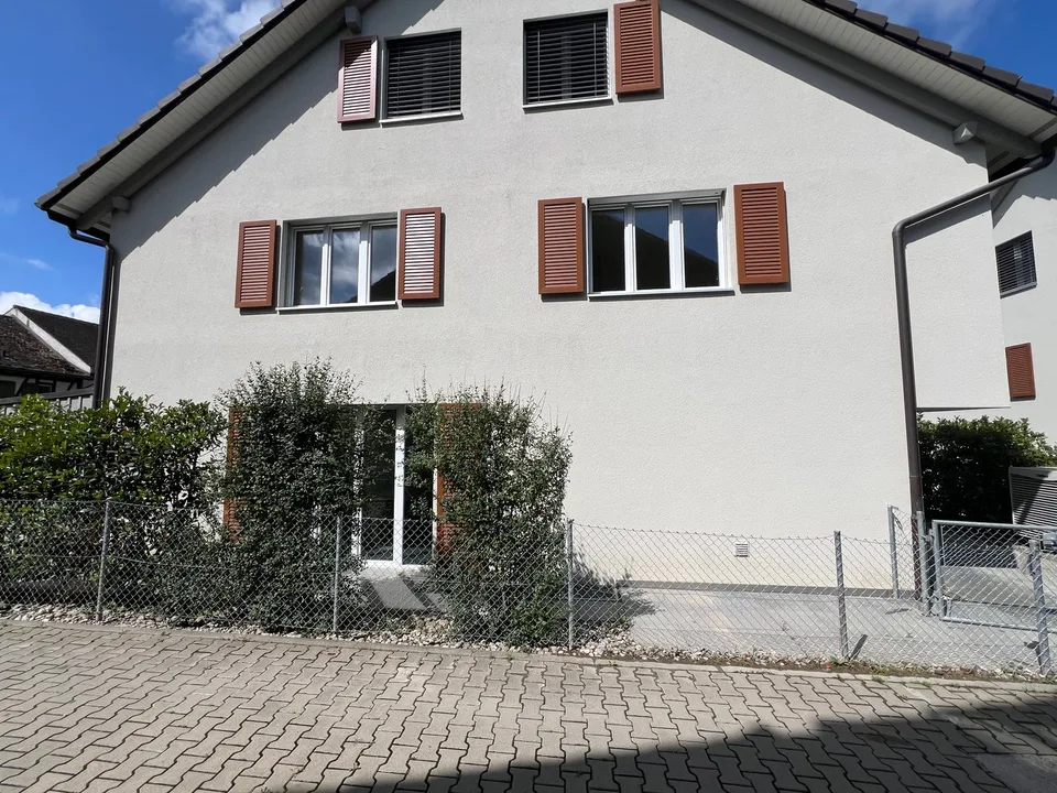 Maison de rang moderne de 6,5 pièces dans un quartier calme à Warth