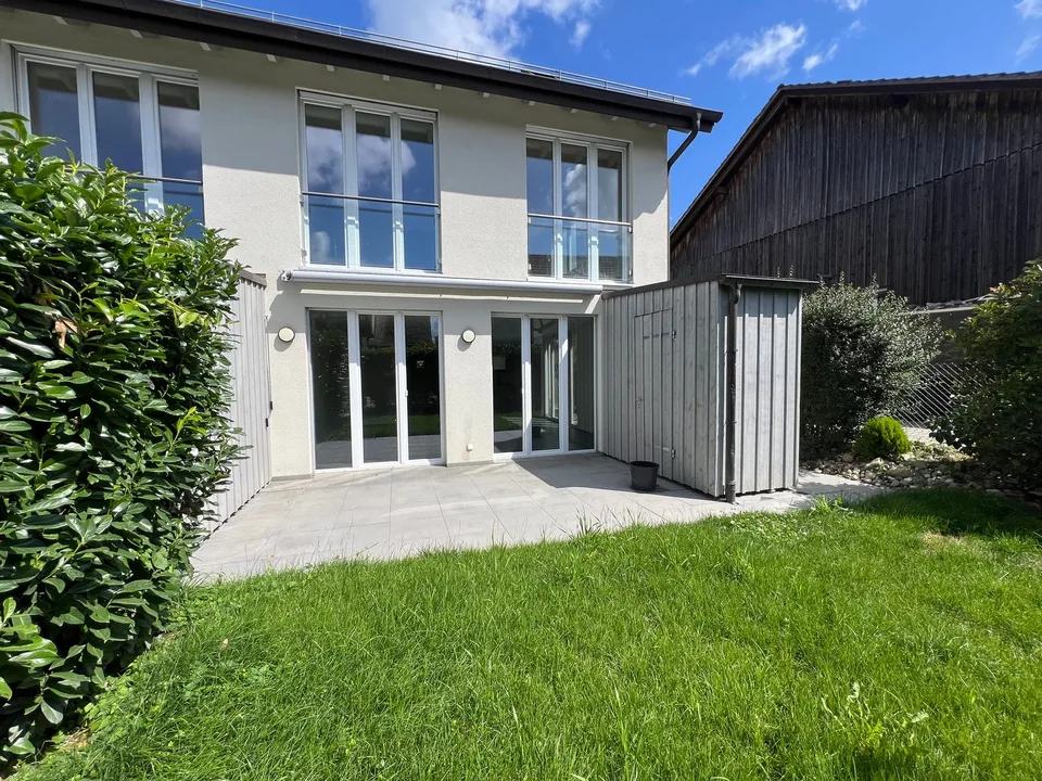 Modernes 6.5-Zimmer-Reihenhaus in ruhiger Lage in Warth
