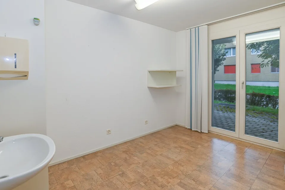 Rollstuhlgängige Gewerberäume im Erdgeschoss / vielseitig nutzbar – Foto 6 von 13