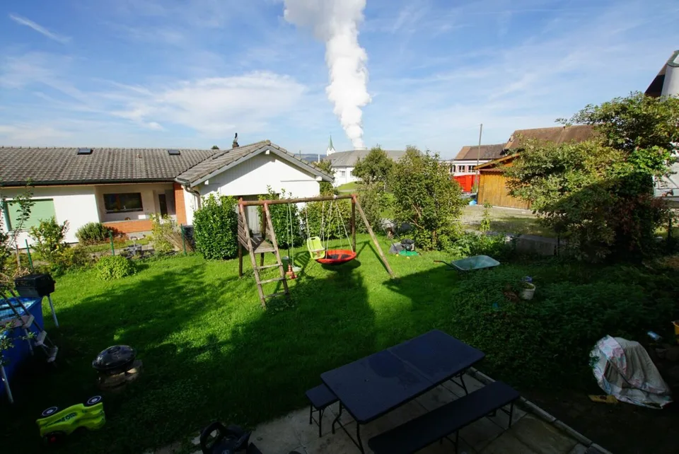 Familienparadies mit grossem Potential!