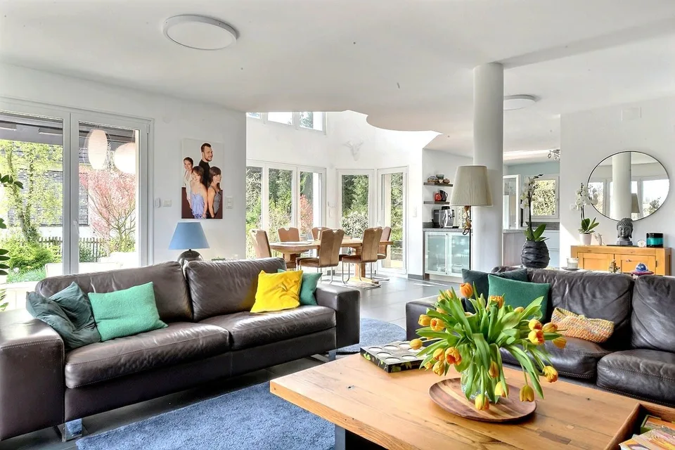 EXKLUSIVES EINFAMILIENHAUS AM WALDRAND – RUHE, NATUR & NÄHE ZU BASEL