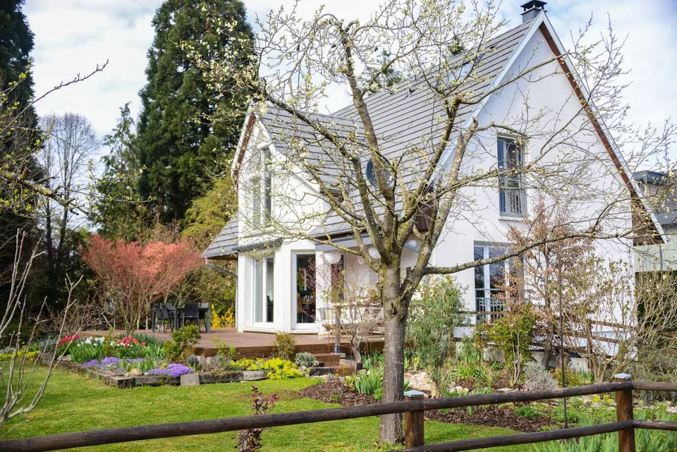 EXKLUSIVES EINFAMILIENHAUS AM WALDRAND – RUHE, NATUR & NÄHE ZU BASEL