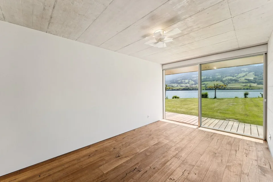 Villa contemporaine de haut standing au bord du Lac de la Gruyère – photo 10 sur 13