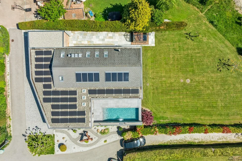 Villa contemporaine de haut standing au bord du Lac de la Gruyère – photo 13 sur 13