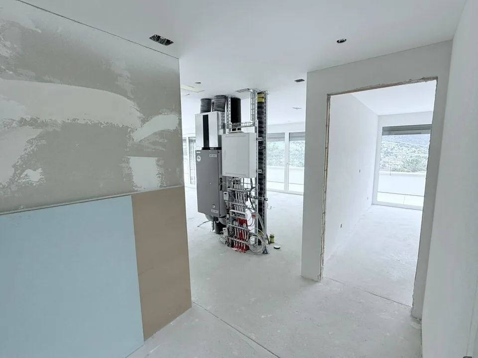 Appartement de toit unique avec vue panoramique alpine à Brig et grande terrasse ensoleillée – photo 13 sur 14