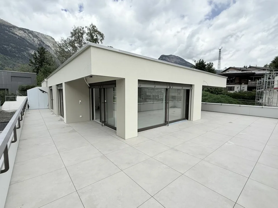 Einzigartige Dach Wohnung mit alpinen Weitblick in Brig und grosser Sonnenterasse