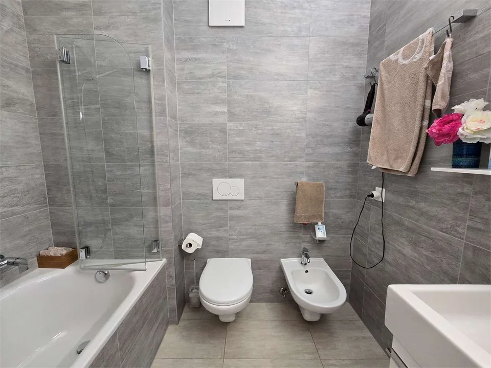 Moderno e spazioso in ottima posizione. Rif. 888 – foto 25 di 26