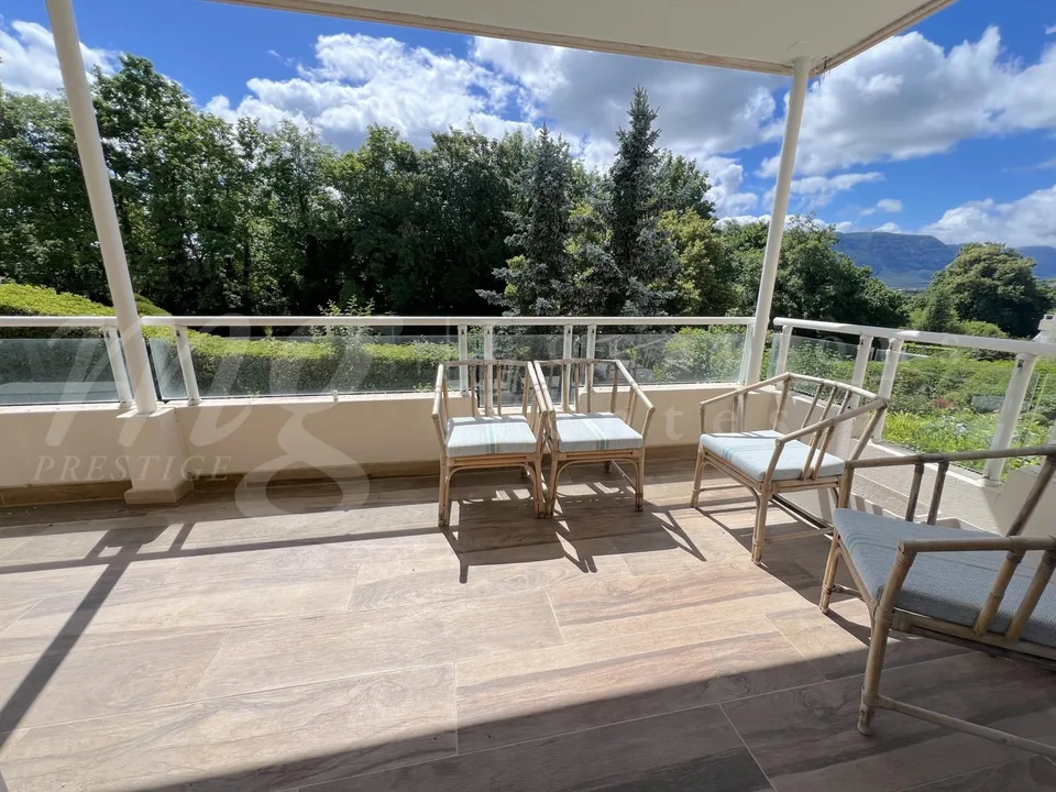 SUPERBA APPARTAMENTO DI 7 LOCALI DI 250 m2 CON AMPIA TERRAZZA -+ 3 BALCONI E VISTA LIBERA