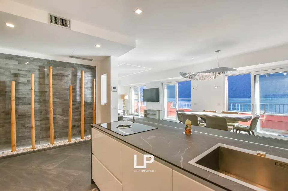 Apartment directly on Lake Lugano