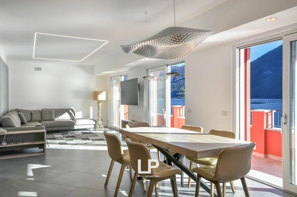 Apartment directly on Lake Lugano