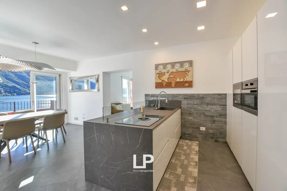 Apartment directly on Lake Lugano