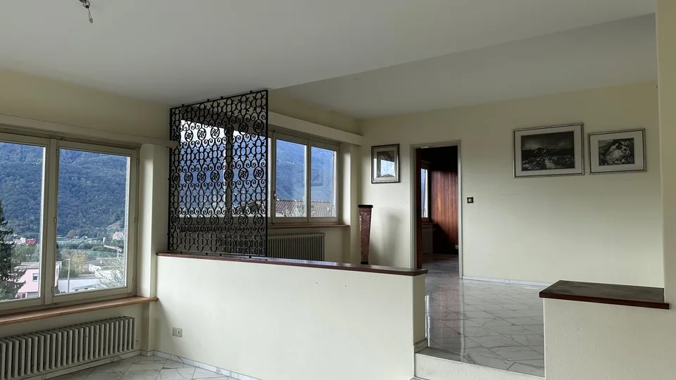 LUGANO - VEZIA - Ampia villa indipendente di 320 mq con bellissimo giardino, zona residenziale – foto 14 di 26