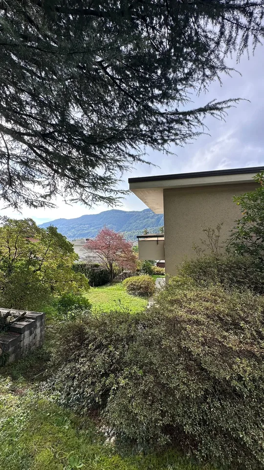 LUGANO - VEZIA - Ampia villa indipendente di 320 mq con bellissimo giardino, zona residenziale – foto 9 di 26