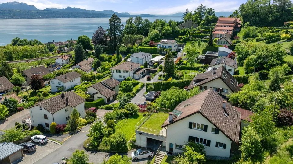 Très belle villa familiale avec vue panoramique à Lutry