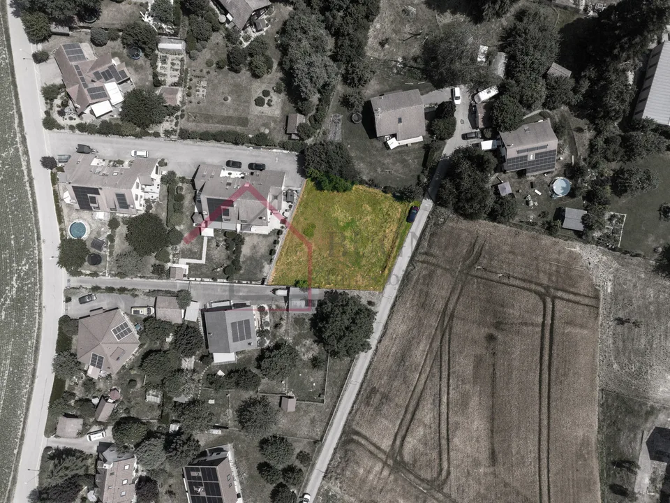 Terrain à bâtir de 993 m²  Potentiel de développement résidentiel