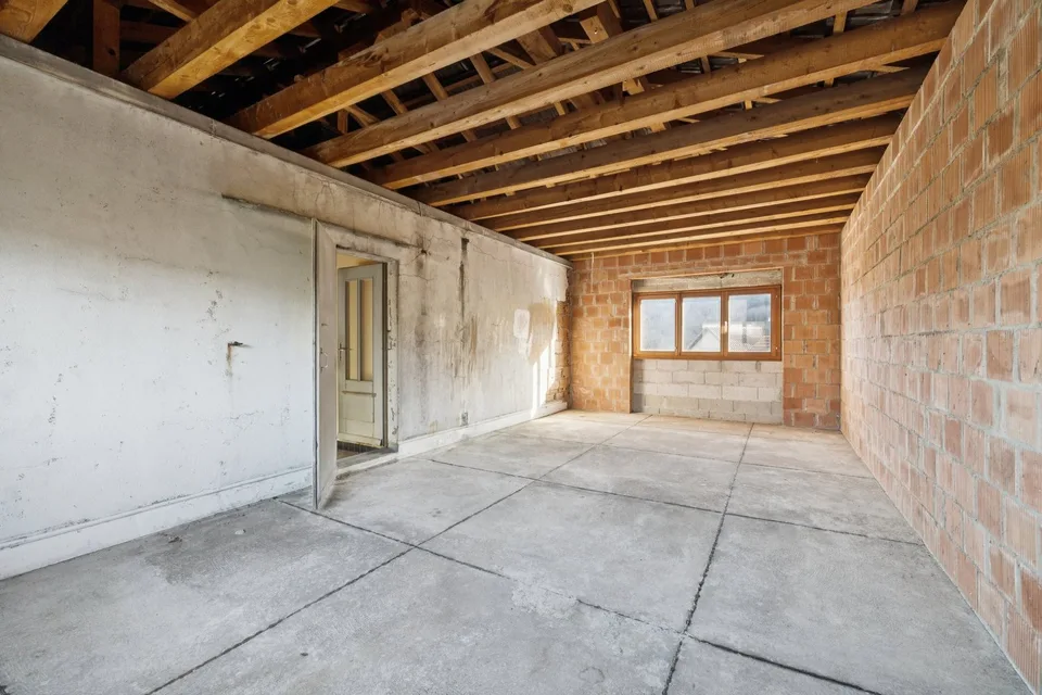 Casa di due appartamenti con grande potenziale di trasformazioni – foto 8 di 11