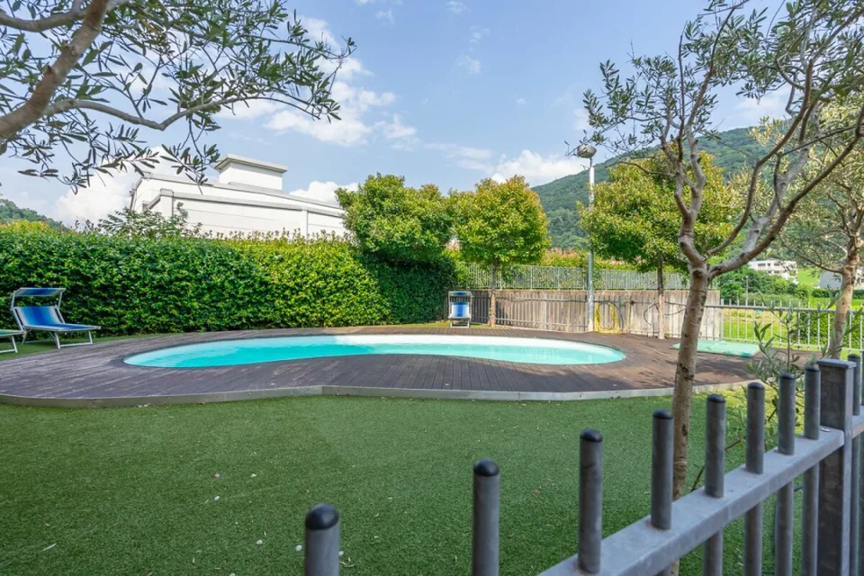 BARBENGO SCUOLE · 4.5 LOCALI CON PISCINA CONDOMINIALE E ORTO ANNESSO