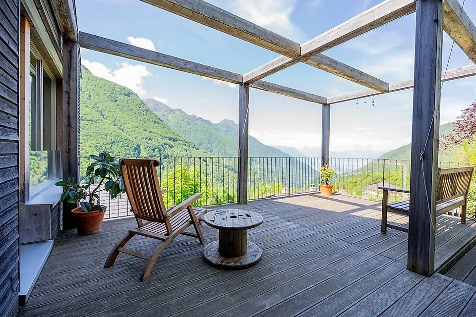 Wir verkaufen eine wunderschöne Design-Villa mit spektakulärer Aussicht