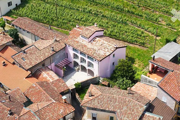 Historische Villa mit privatem Innenhof, eigenem Nebengebäude und Panoramaturm