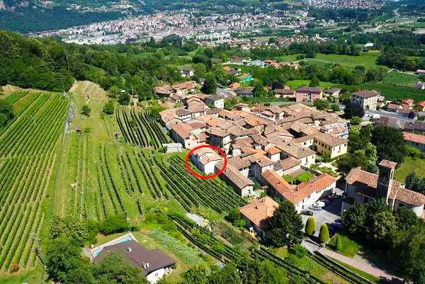 Historische Villa mit privatem Innenhof, eigenem Nebengebäude und Panoramaturm