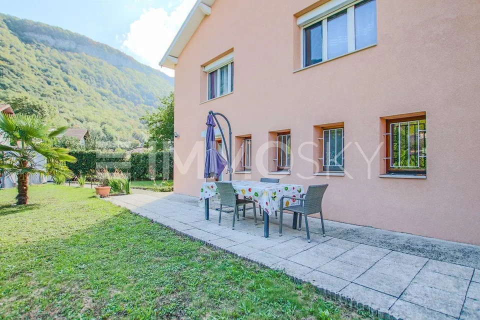 Casa felice a due passi dal confine