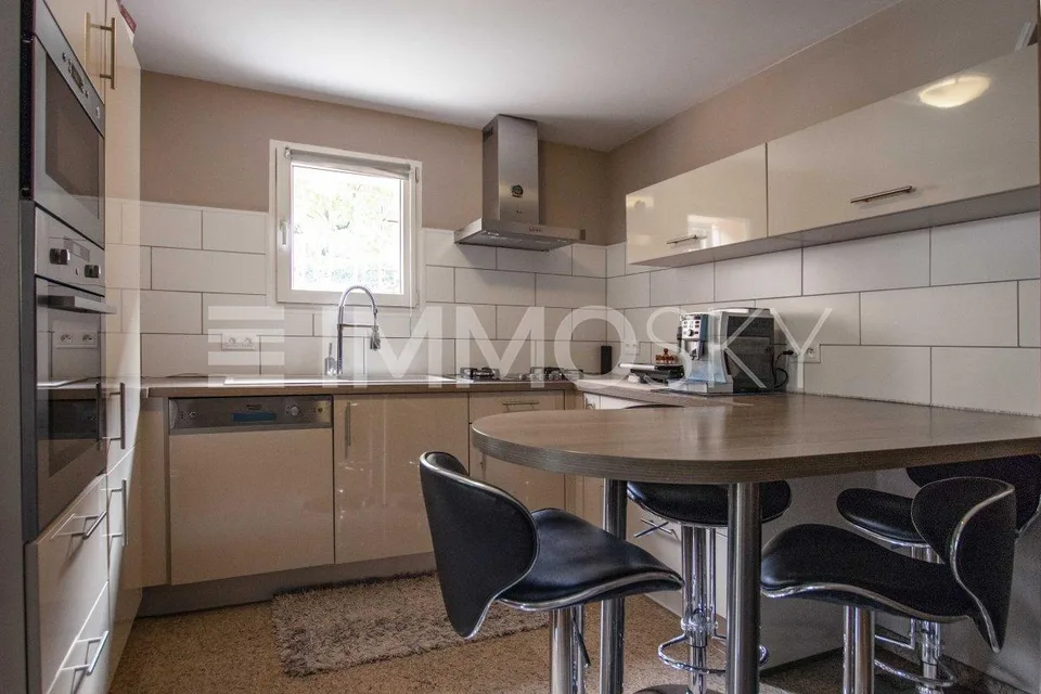 Casa felice a due passi dal confine