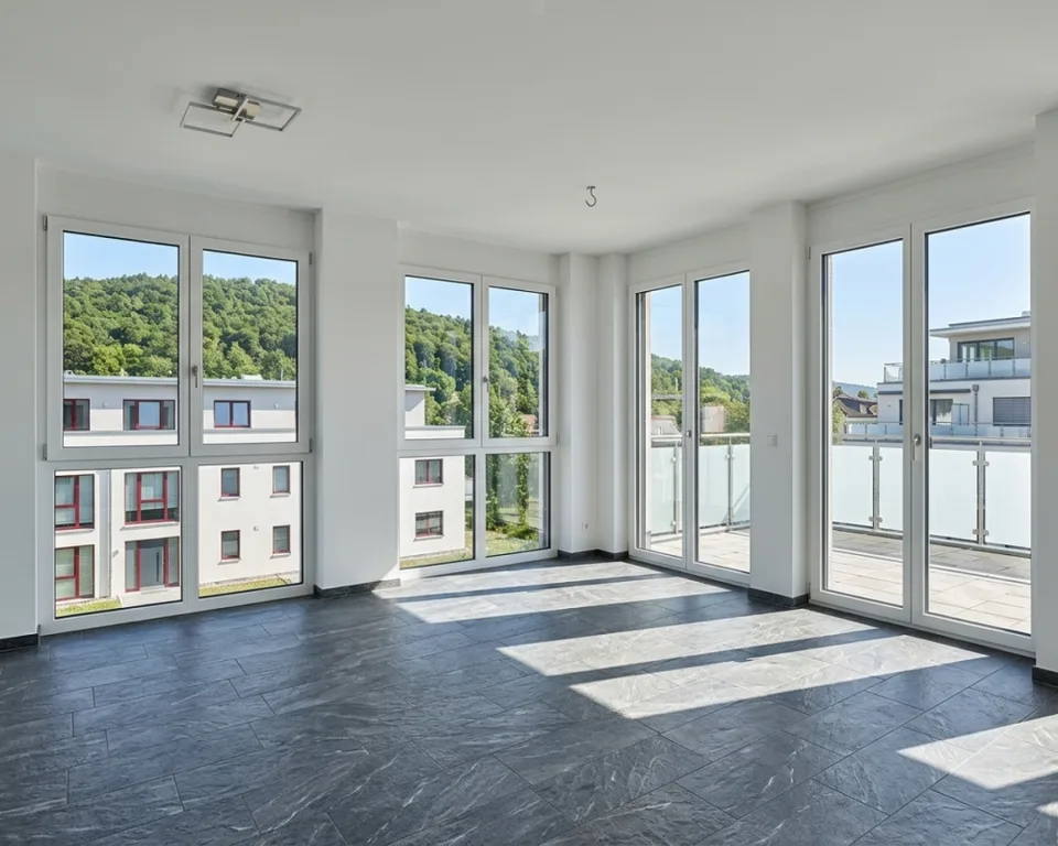 MODERNE, VOLLVERMIETETE WOHNLIEGENSCHAFT AN RUHIGER SONNENLAGE