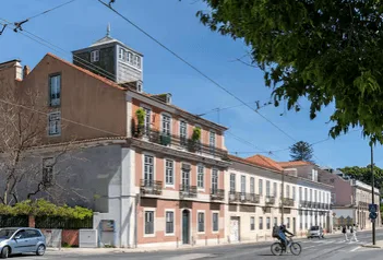 Lisbonne - Triplex élégant de 8 pièces à Junqueira Alcântara