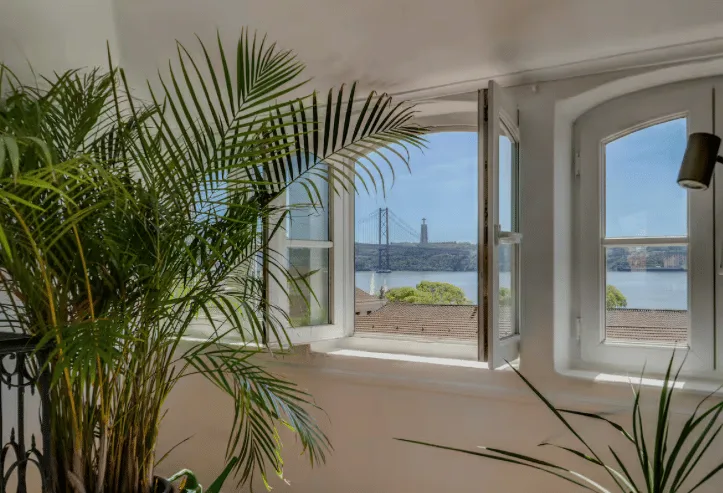 Lisbonne - Triplex élégant de 8 pièces à Junqueira Alcântara