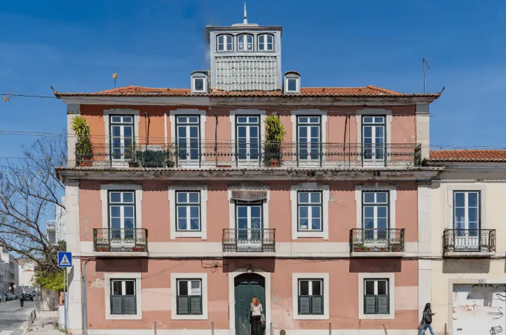 Lisbonne - Triplex élégant de 8 pièces à Junqueira Alcântara