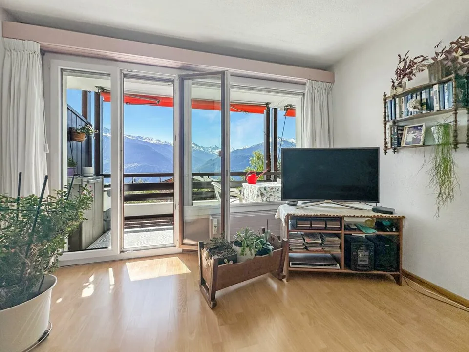 Crans-Montana (Randogne) - Geräumiges 4.5-Zimmer-Wohnung mit Panoramablick und Tiefgaragenparkplatz