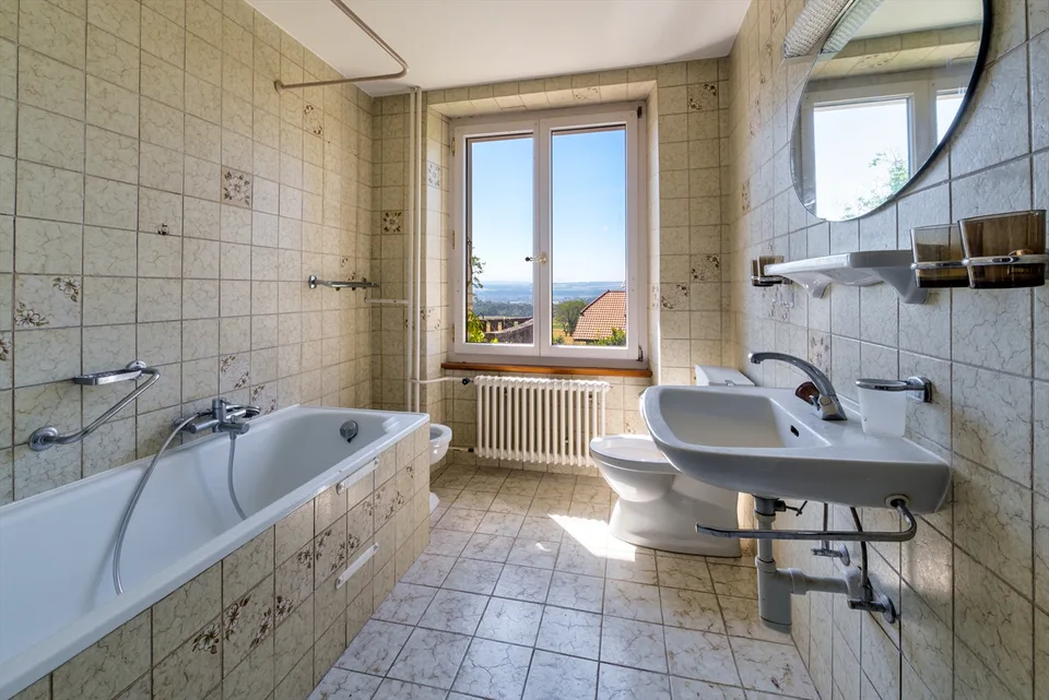 Familienvilla mit großem Potenzial in bevorzugter Umgebung – Foto 12 von 13