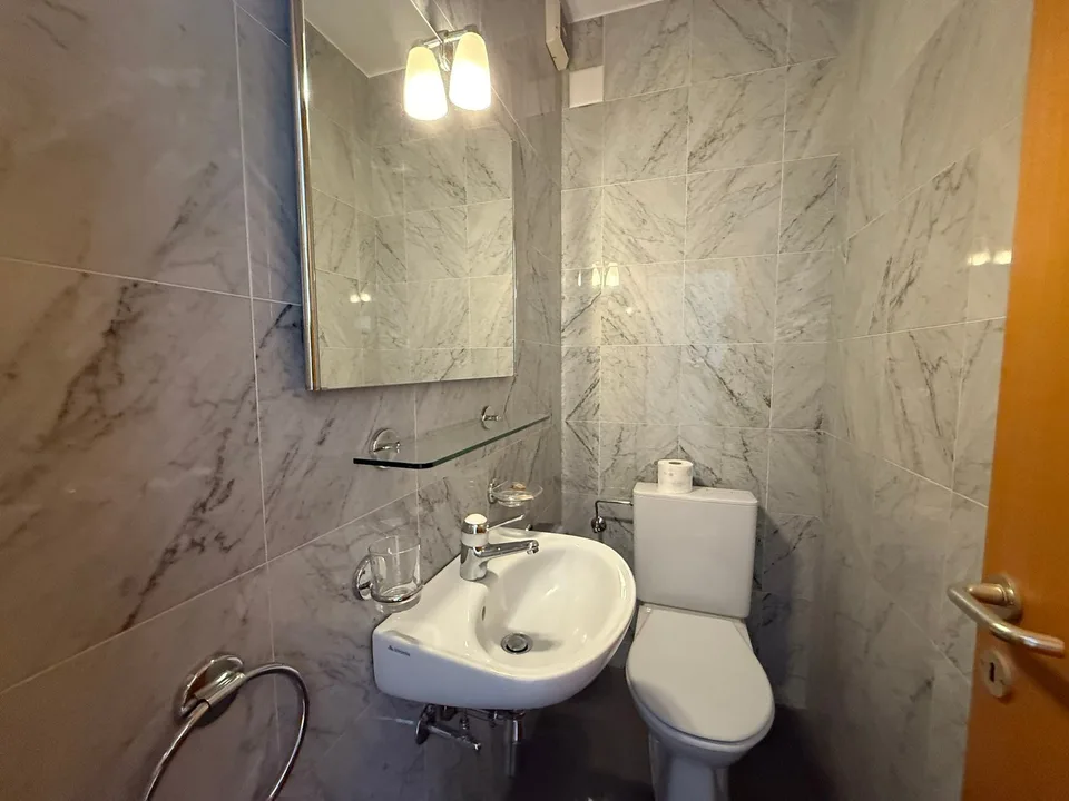 Schönes Haus mit 7 Räumen, Veranda und Terrasse mit Aussicht – Foto 13 von 18