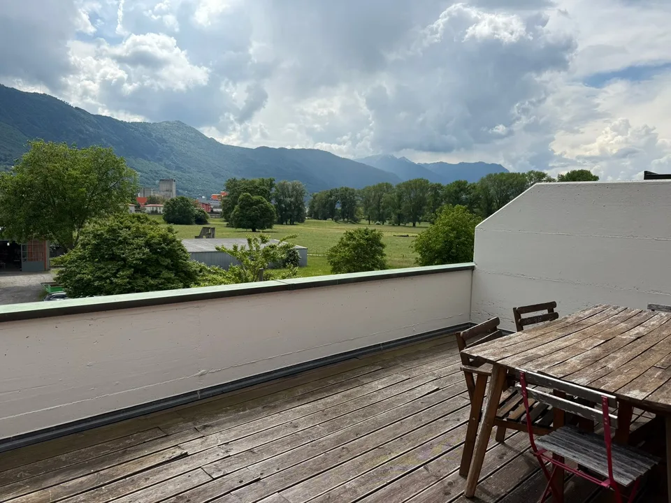 Schönes Haus mit 7 Räumen, Veranda und Terrasse mit Aussicht – Foto 18 von 18