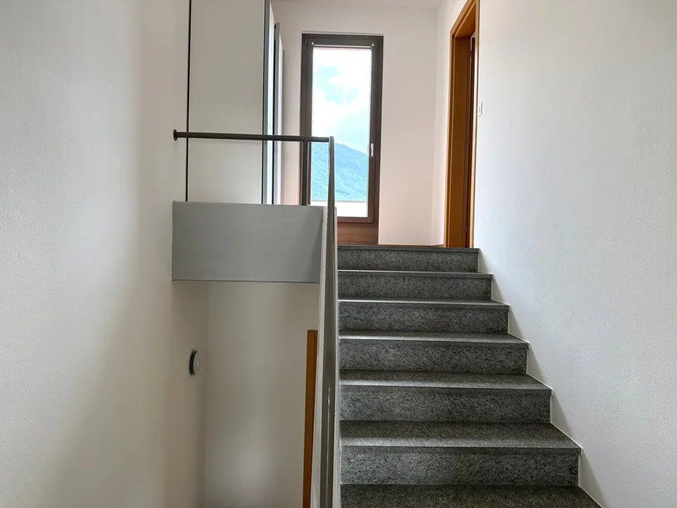 Schönes Haus mit 7 Räumen, Veranda und Terrasse mit Aussicht – Foto 15 von 18