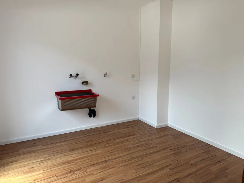 Schönes Haus mit 7 Räumen, Veranda und Terrasse mit Aussicht – Foto 17 von 18
