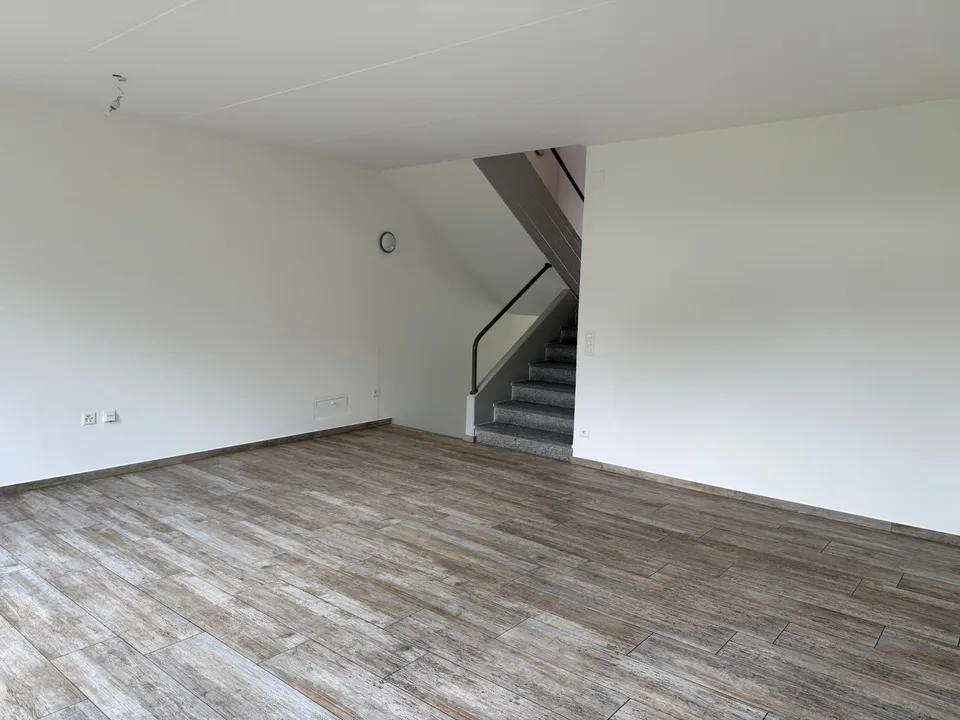 Schönes Haus mit 7 Räumen, Veranda und Terrasse mit Aussicht – Foto 8 von 18