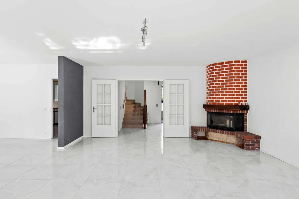 Villa jumelle rénovée avec studio d'appoint dans un environnement résidentiel privilégié à Commugny – Foto 24 von 34