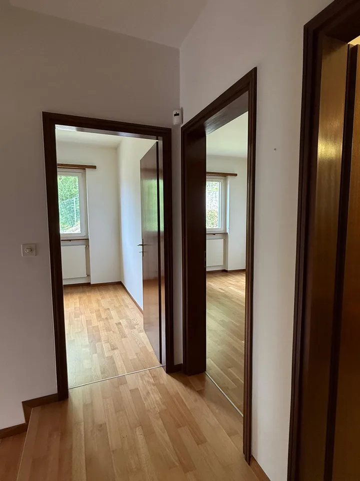 MENDRISIO: In zona tranquilla e residenziale, vendiamo ampia casa, luminosa e con vista aperta. – foto 14 di 22