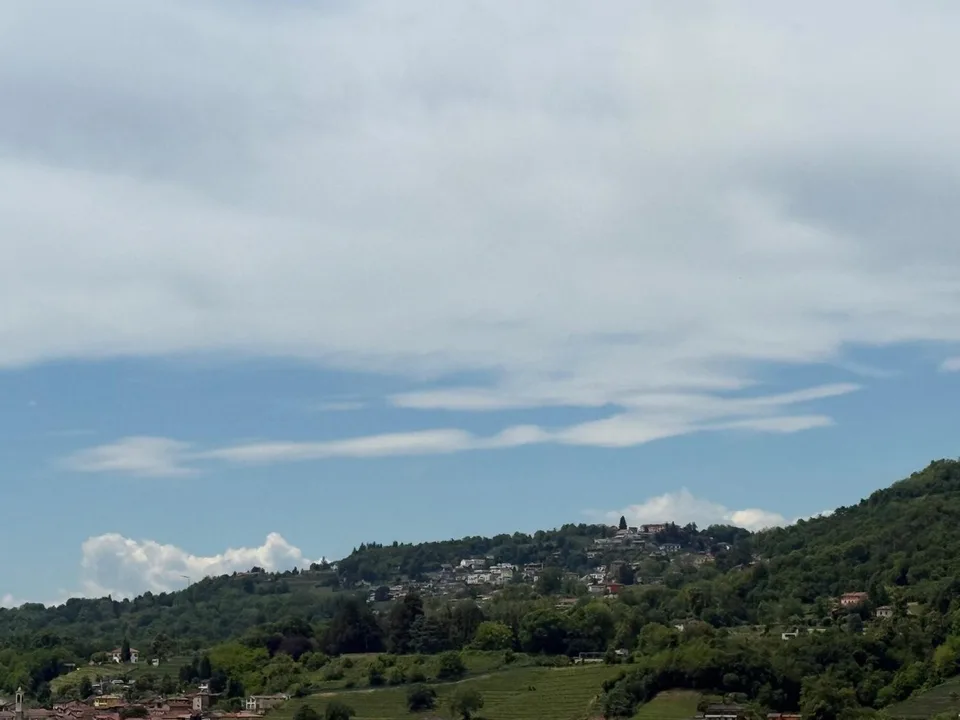 MENDRISIO: In zona tranquilla e residenziale, vendiamo ampia casa, luminosa e con vista aperta. – foto 6 di 22