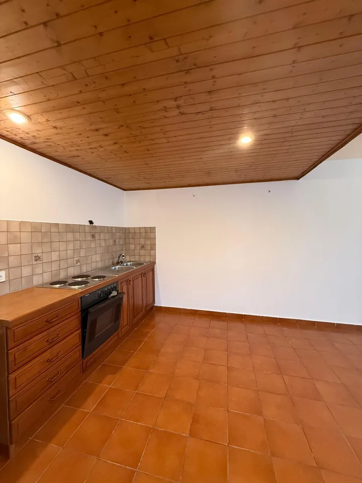 MENDRISIO: In zona tranquilla e residenziale, vendiamo ampia casa, luminosa e con vista aperta. – foto 21 di 22