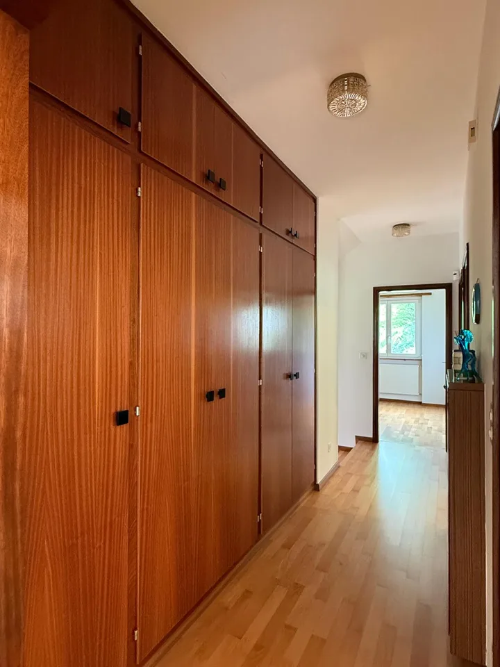MENDRISIO: In zona tranquilla e residenziale, vendiamo ampia casa, luminosa e con vista aperta. – foto 13 di 22