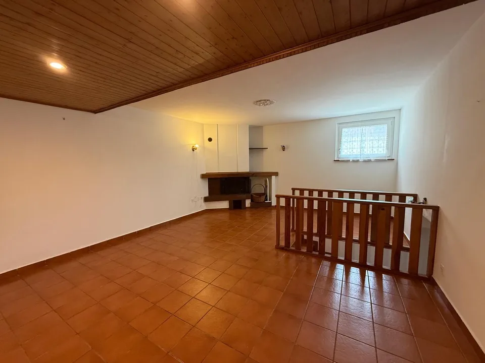 MENDRISIO: In zona tranquilla e residenziale, vendiamo ampia casa, luminosa e con vista aperta. – foto 20 di 22