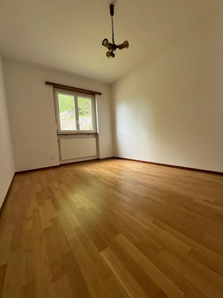 MENDRISIO: In zona tranquilla e residenziale, vendiamo ampia casa, luminosa e con vista aperta. – foto 16 di 22