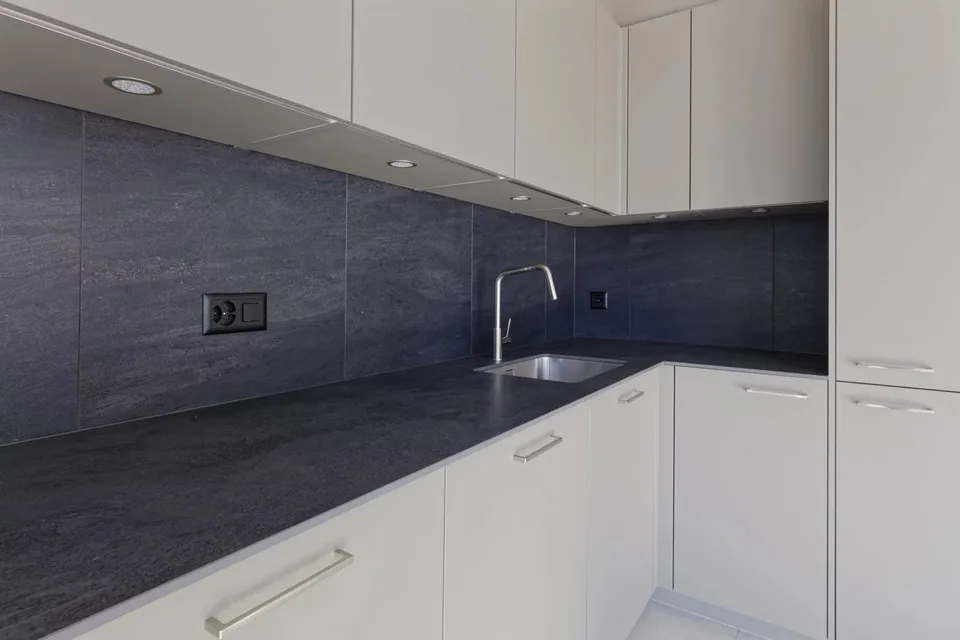 Helles und komfortables modernes Apartment