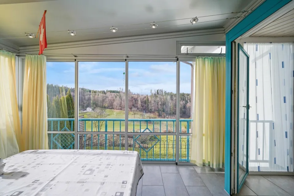 Maison unifamiliale de 5,5 pièces avec annexe de 4,5 pièces et vue sur le vert à St.Antoni