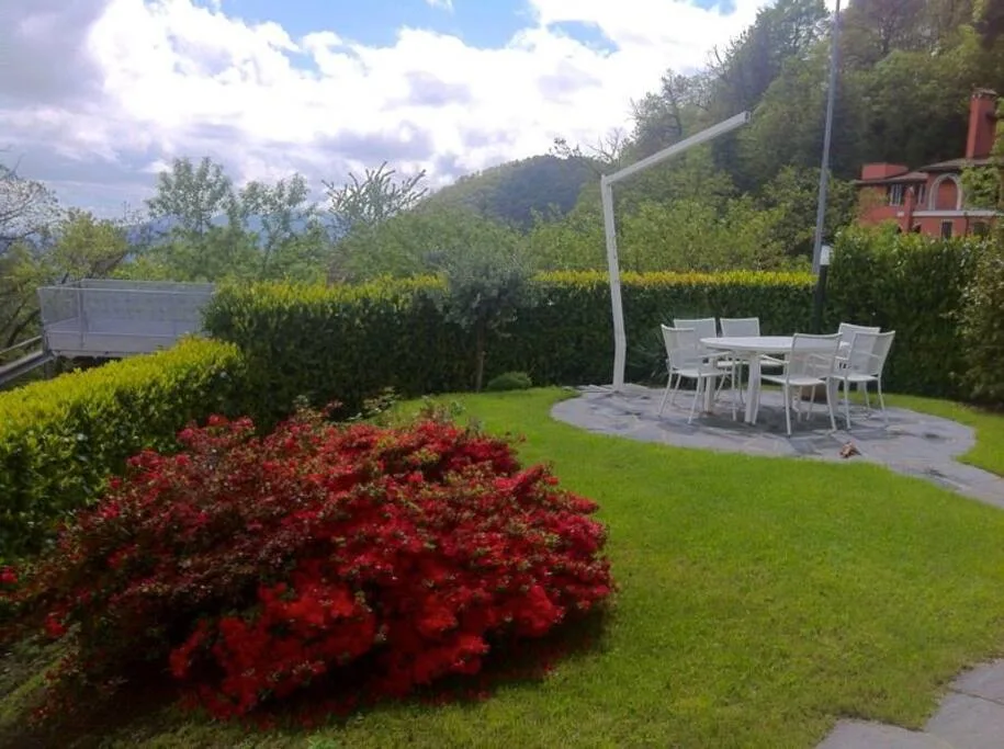 Haus Bijoux mit offenem Blick auf See und Berge – Foto 16 von 18