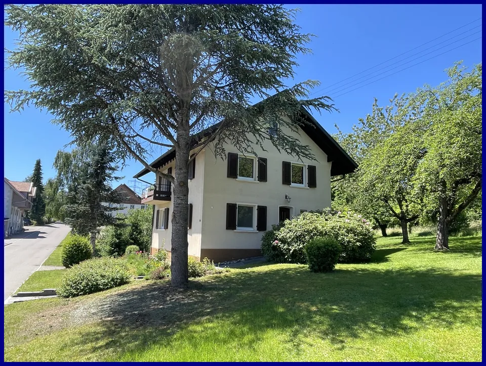 Albbruck-Buch - bella casa unifamiliare con grande terreno