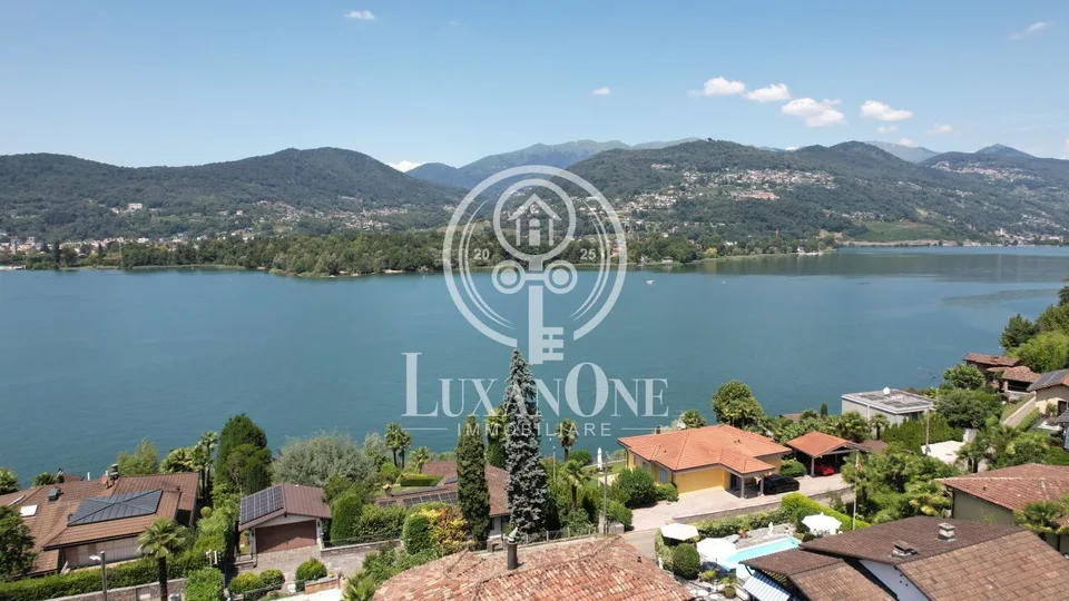 Historisches Bijou mit Traumblick auf den Luganersee